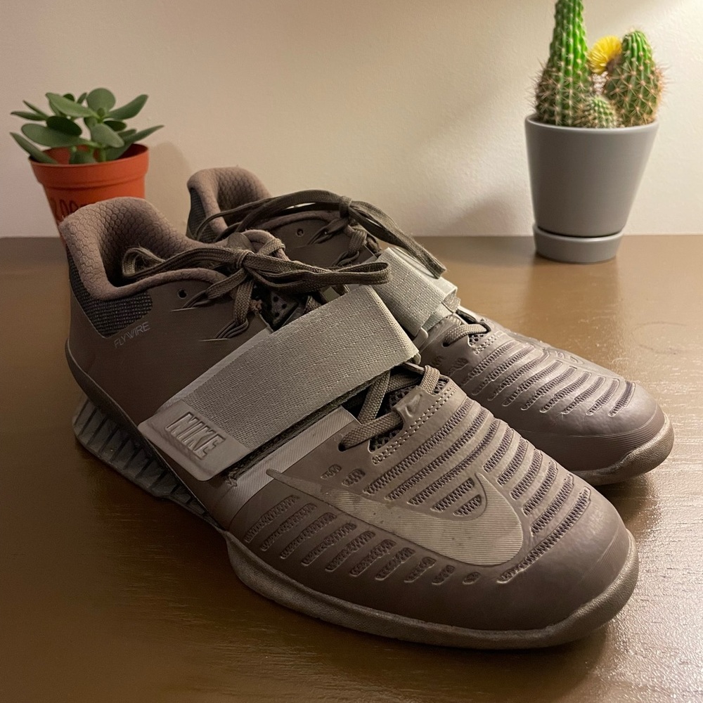 RARE Nike Romaleos 3 Viking Quest Ridgerock Metallic Pewter AQ0628-200 Size 9.5